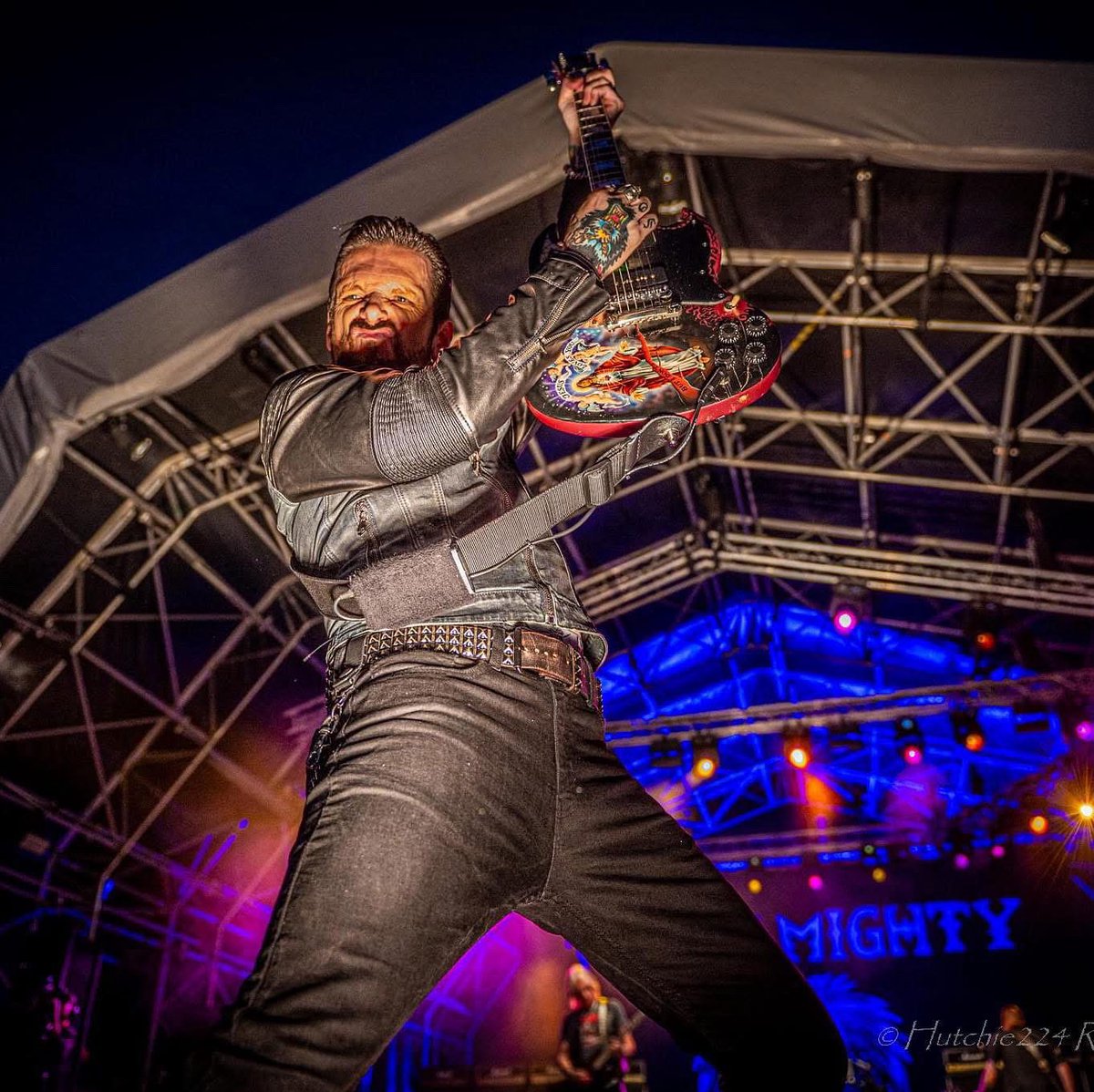 🎉 Happy Birthday to the legend himself Ricky Warwick! 🎉

Join us in wishing a badass day to the voice, the heart, and the roar behind so much unforgettable rock ‘n’ roll.

Here’s to more anthems, more gigs, and more chaos in the best way possible.

Have an epic one, Ricky!