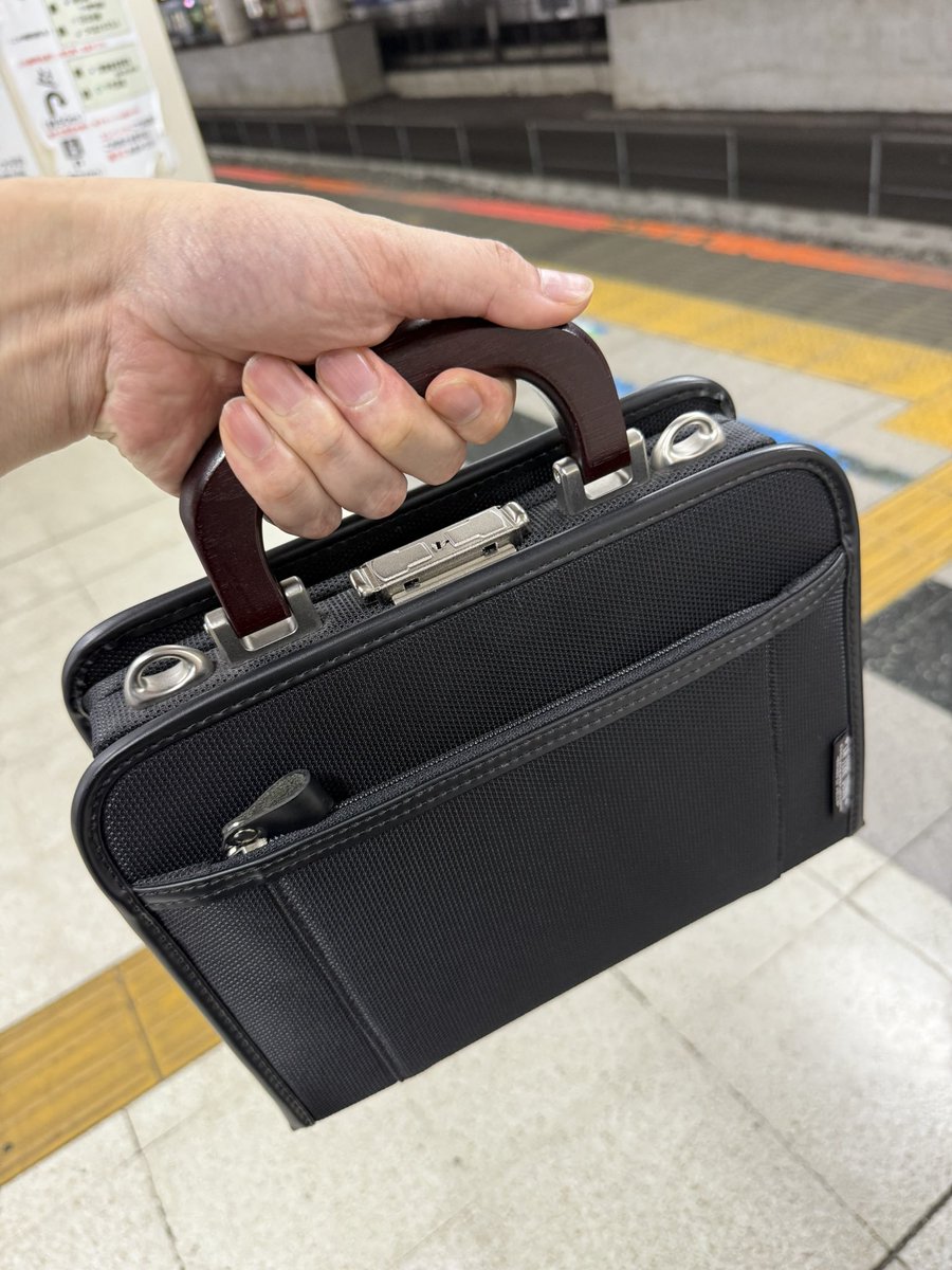 yashiro_ld's tweet image. お茶セット運搬用のカバン買っちゃった☺️