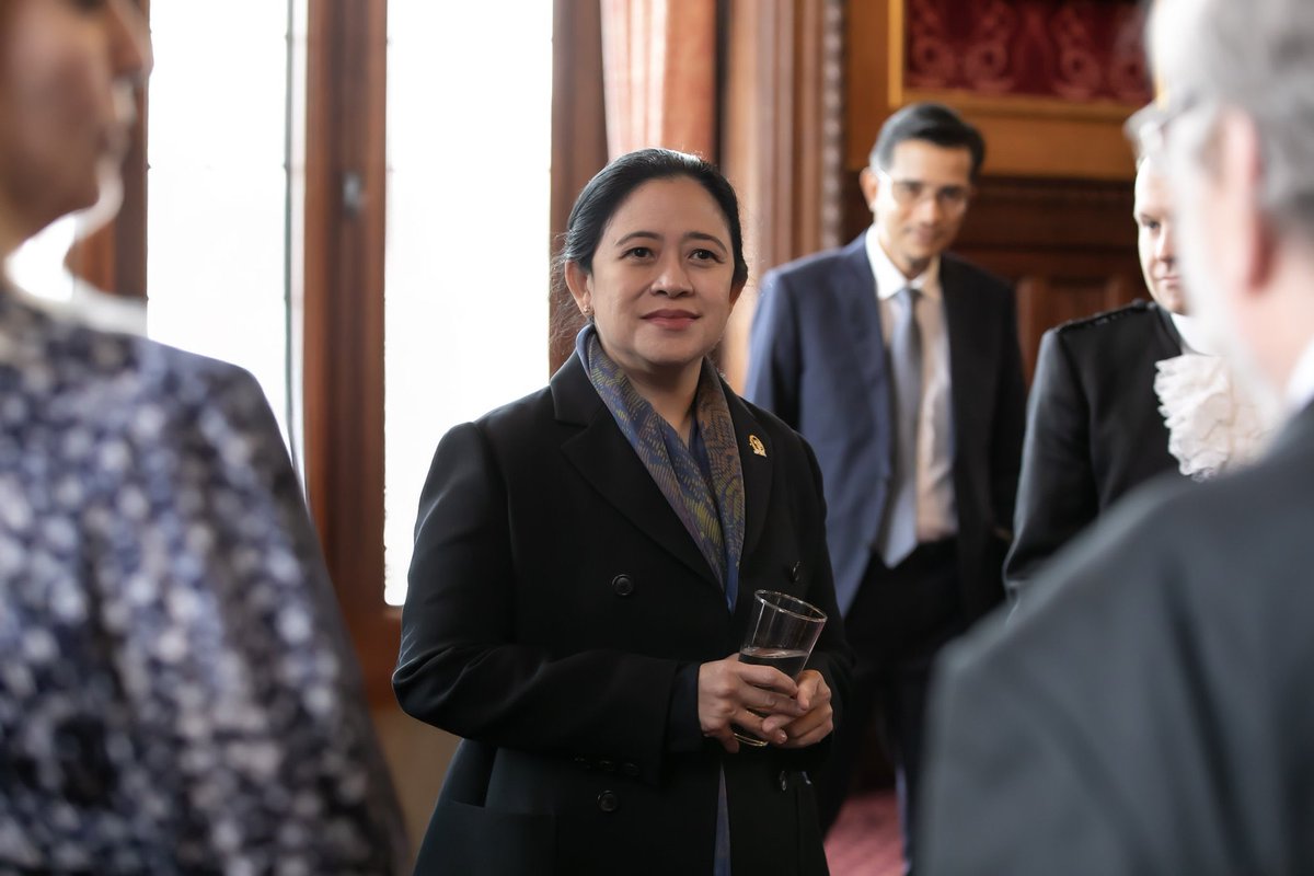 Diplomasi global menjadi kunci,  bukan saja memperkuat kerja sama bilateral tetapi menjadi penggerak strategis yang memastikan peran aktif Indonesia di panggung dunia… 🇮🇩

Peta geopolitik sekarang terlihat bagaimana persaingan kekuatan dapat berujung pada konflik. Di tengah