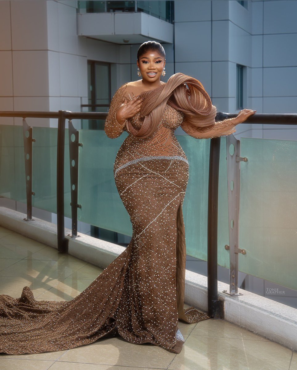 Today is my birthday🎂🎂🎂🎂🎂🎂🎂
And i am feeling incredibly grateful..

Over the past year,i have given so much to my self(creatively,mentally and emotionally)
Your love and support have pushed me to keep going even on hard days❤️❤️❤️❤️❤️