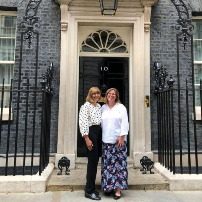 NHSKentMedway's tweet photo. Sara Turle, a lung cancer patient from Kent, marked the NHS' 77th anniversary last week by appearing in a video with the prime minister to thank her cancer clinical nurse, Sharon 💜

Find out more: https://t.co/OterUkKJZj https://t.co/glmEy9v7rz
