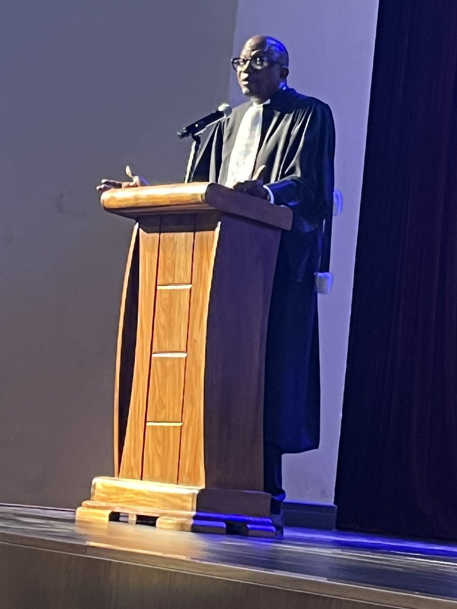Fière et honorée de représenter la CIB en cette 1ere journée de célébration du 57e anniversaire du barreau du Congo, célébré par le barreau de Kinshasa-Gombe : ce jour, diffusion d’un documentaire sur l’histoire du barreau du Congo et conférences sur divers sujets.