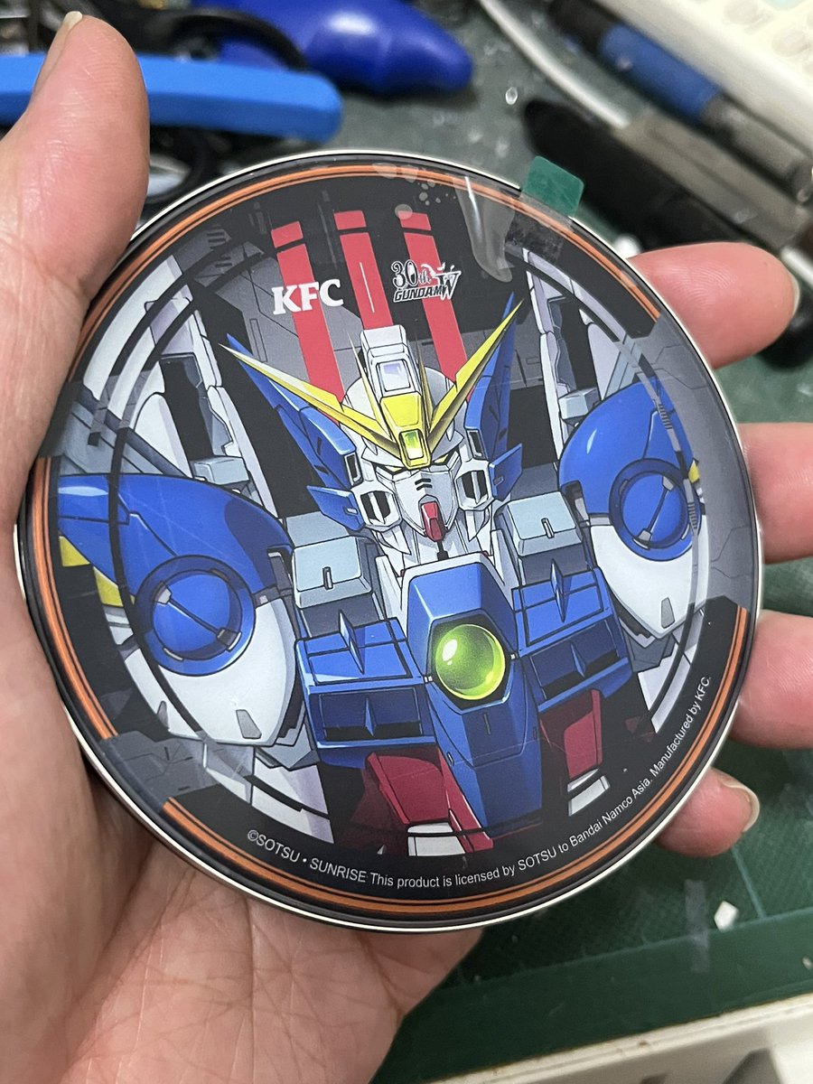 gnx728t's tweet image. KFCコラボの充電器