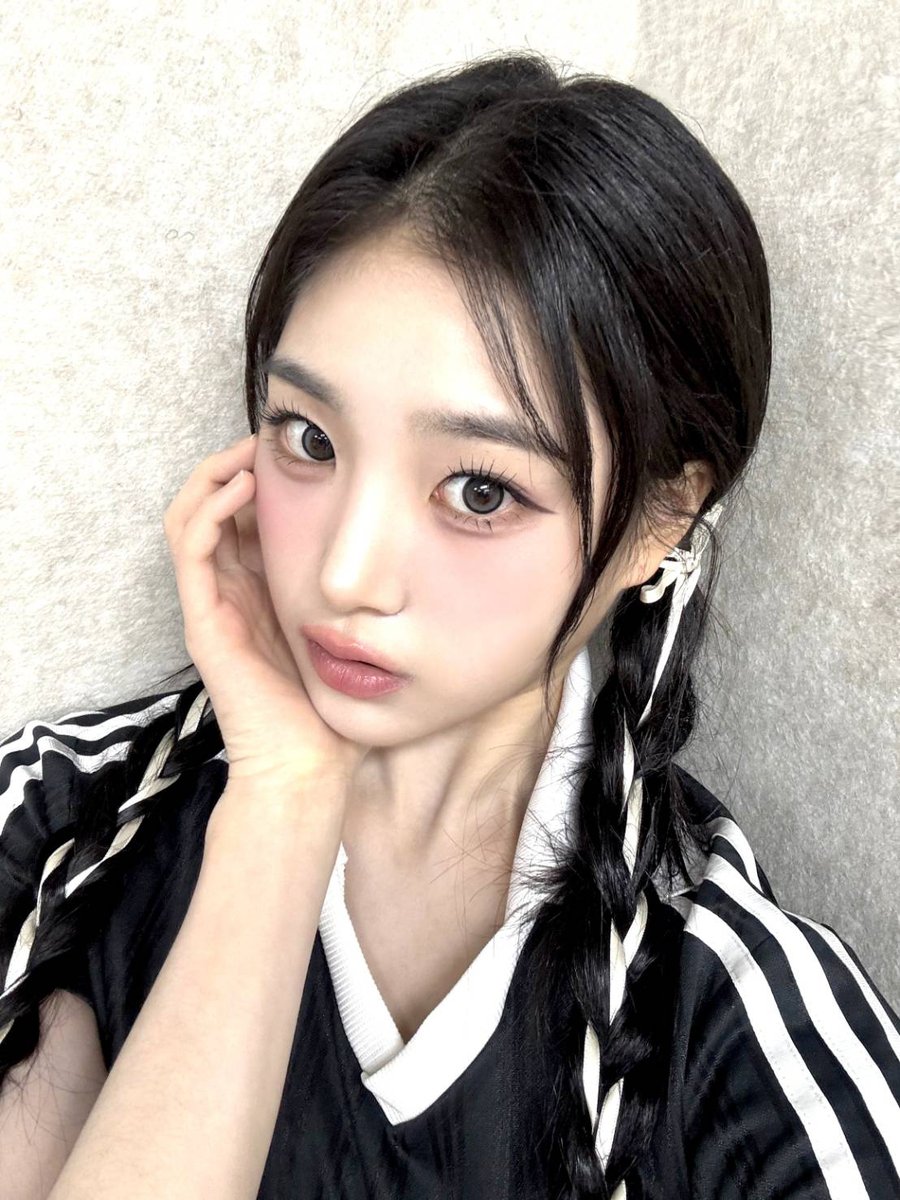 🖤🤍🖤👧🤍🖤🤍 #tripleS #트리플에스 #トリプルS #トリプルエス