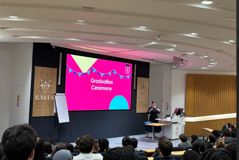 bonus_pastor's tweet image. 🎓 Huge congratulations to our Brilliant Club students on graduating from Bayes Business School! A proud moment celebrating their hard work, research, and passion for learning. Special shoutout to Grace & Martin for presenting “The Climate Change Conundrum”! 🌍 #TheBrilliantClub