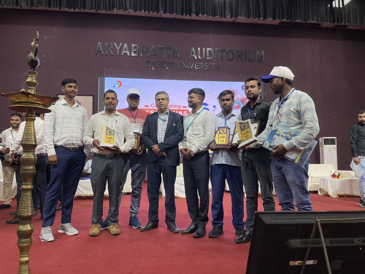 rupeshkumar796's tweet image. CSC Jharkhand organized the 16th CSC Diwas establishment day function at Aryabhatt Auditorium,  Ranchi University in the august presence of Sh. Pradeep Hazari,  Special Secretary,  GoJ and other dignitaries .