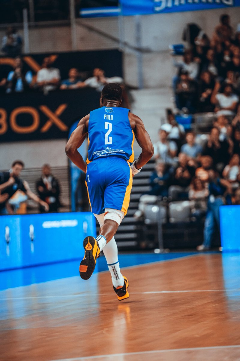 AntibesSharks's tweet image. 𝑴𝒆𝒓𝒄𝒊 𝑩𝒖𝒃𝒖
🏀 En fin de contrat, notre arrière Bubu Palo quitte le club des Sharks 🦈
🙏 Merci pour ces deux années à Antibes Bubu 🙏
🔵 Tout le club te souhaite le meilleur pour la suite ⚪️
#GoSharks
⏳ Restez connectés, le nom de son remplaçant arrive vite 👀