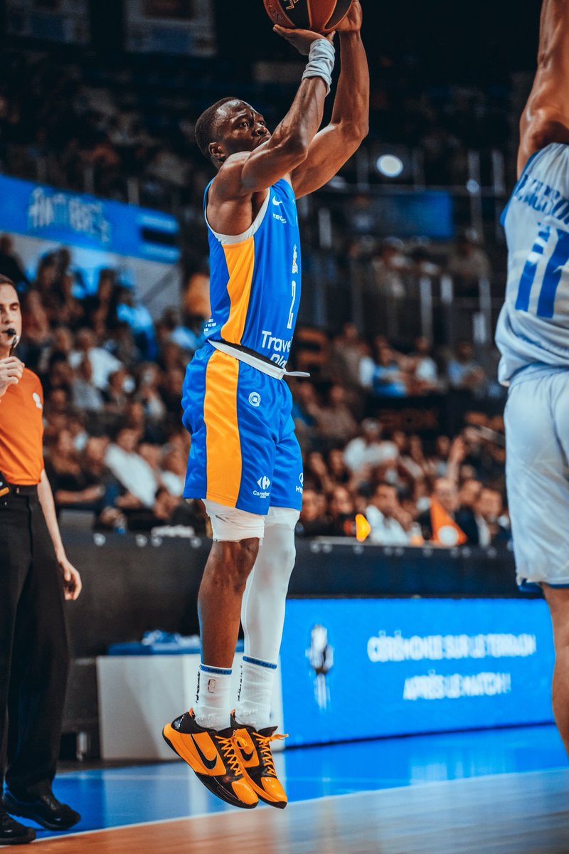 AntibesSharks's tweet image. 𝑴𝒆𝒓𝒄𝒊 𝑩𝒖𝒃𝒖
🏀 En fin de contrat, notre arrière Bubu Palo quitte le club des Sharks 🦈
🙏 Merci pour ces deux années à Antibes Bubu 🙏
🔵 Tout le club te souhaite le meilleur pour la suite ⚪️
#GoSharks
⏳ Restez connectés, le nom de son remplaçant arrive vite 👀