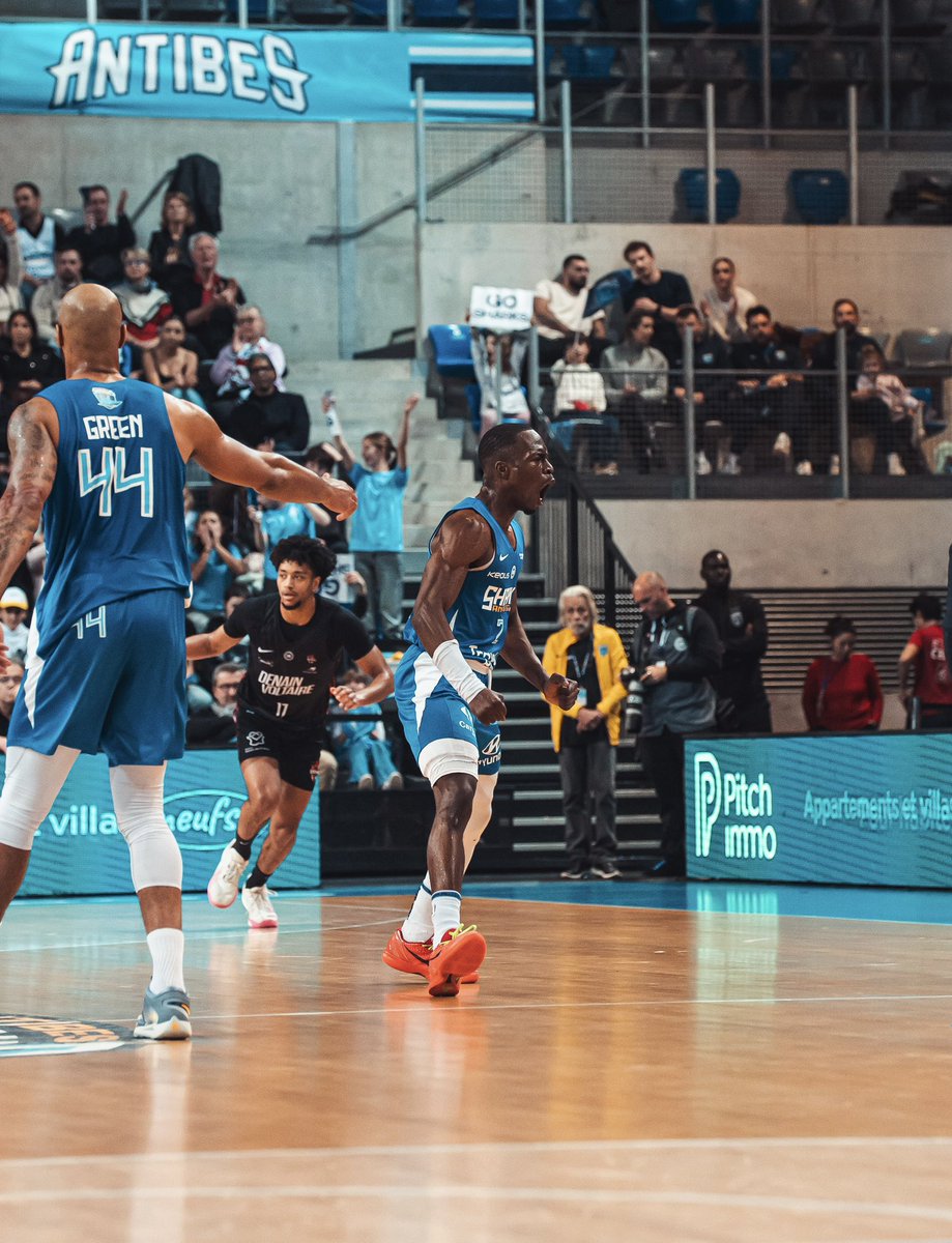 AntibesSharks's tweet image. 𝑴𝒆𝒓𝒄𝒊 𝑩𝒖𝒃𝒖
🏀 En fin de contrat, notre arrière Bubu Palo quitte le club des Sharks 🦈
🙏 Merci pour ces deux années à Antibes Bubu 🙏
🔵 Tout le club te souhaite le meilleur pour la suite ⚪️
#GoSharks
⏳ Restez connectés, le nom de son remplaçant arrive vite 👀