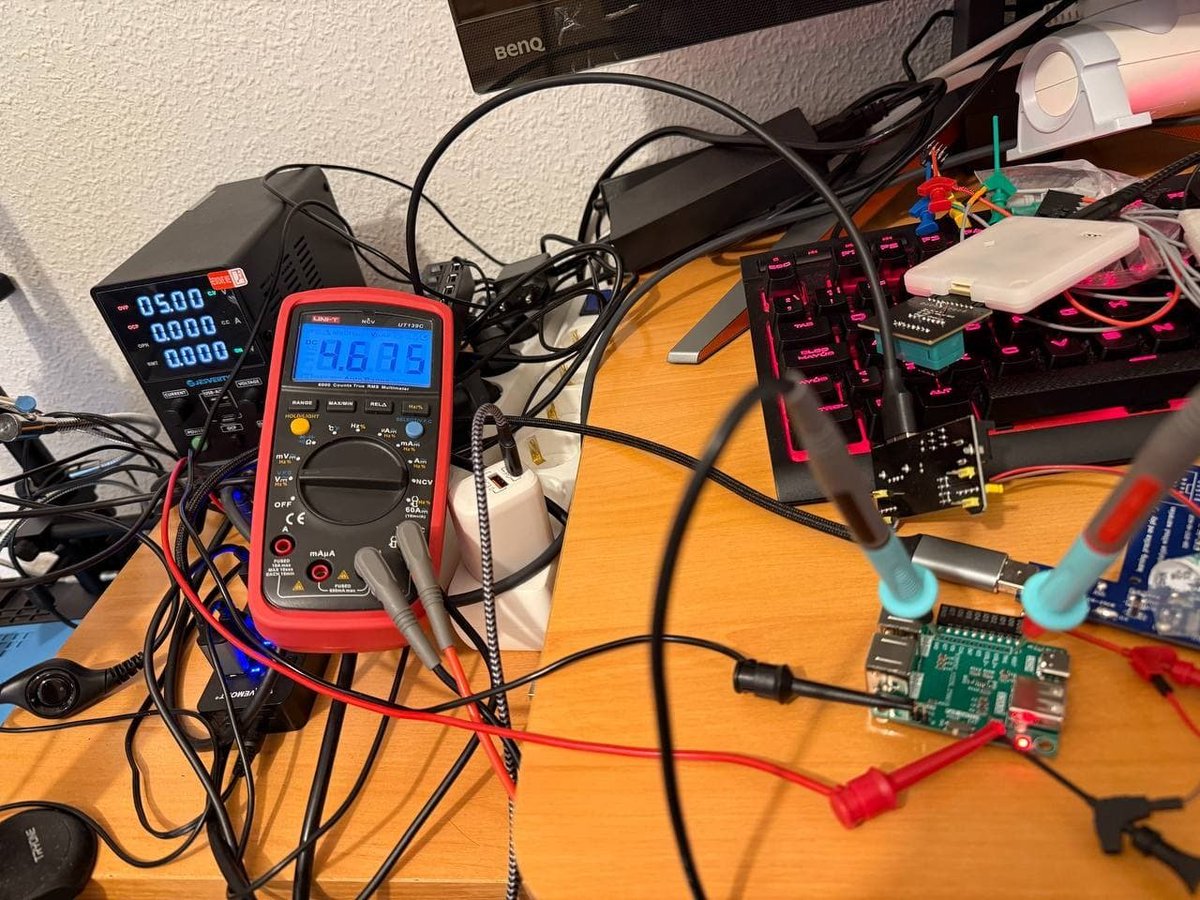 therealdreg's tweet image. I’ve got the new Plank v2 USB-PS2 Sniffer for BPv5-6 at home now. I did a quick and superficial test of the new cut-off circuit, and it seems to behave as it should. The trigger is also where it needs to be. I’ll start testing and improving the firmware soon...…