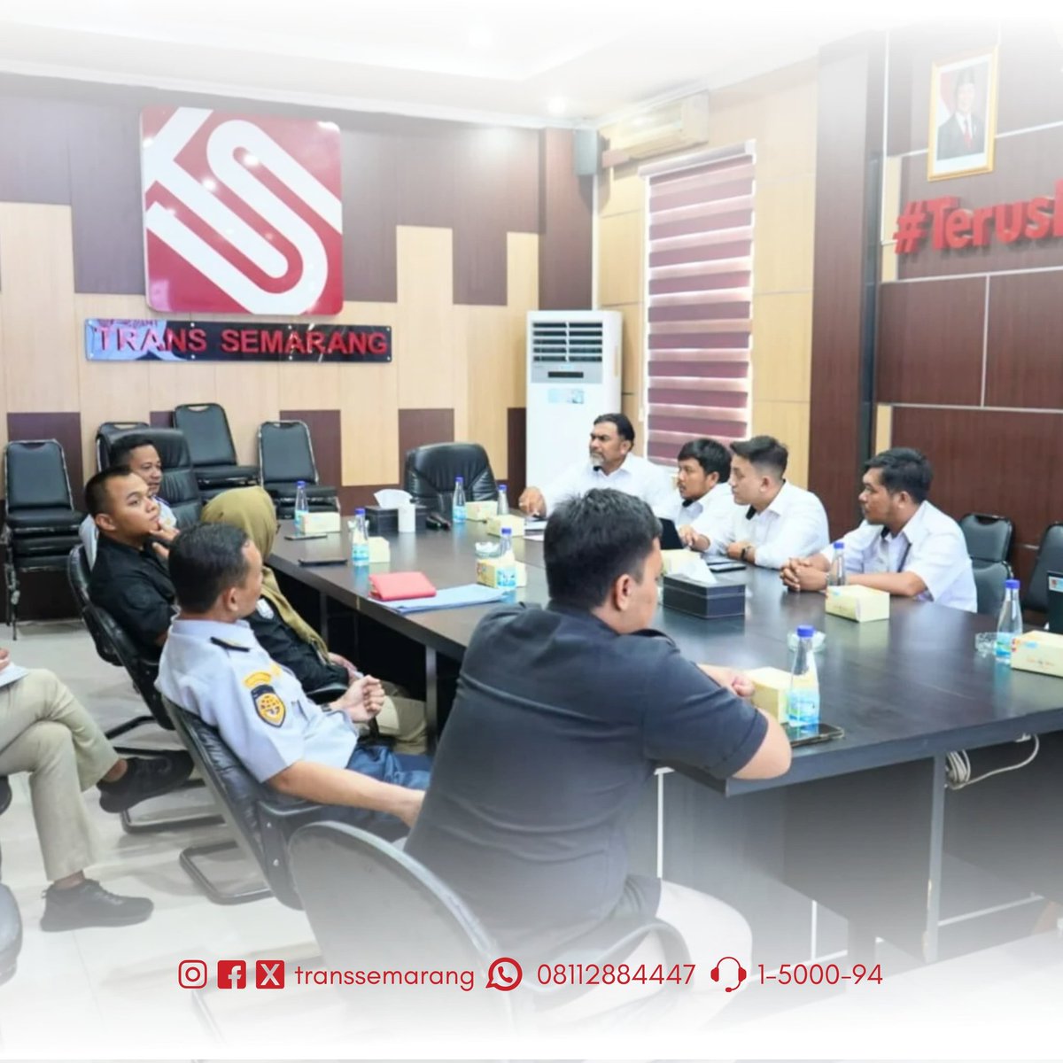 Trans Semarang (@transsemarang) on Twitter photo #SobatTS Trans Semarang menerima kunjungan Studi Banding Dinas Perhubungan Aceh, Kamis (10/7/2025).
Kolaborasi bersama dan bersinergi, membangun negeri dengan transportasi
<a href="/IswarAminuddin/">Iswar Aminuddin</a>
<a href="/Dishubkotasmg/">Dishub Kota Semarang</a>
#TransSemarang
#TerusBerbenah #SobatTS Trans Semarang menerima kunjungan Studi Banding Dinas Perhubungan Aceh, Kamis (10/7/2025).
Kolaborasi bersama dan bersinergi, membangun negeri dengan transportasi
<a href="/IswarAminuddin/">Iswar Aminuddin</a>
<a href="/Dishubkotasmg/">Dishub Kota Semarang</a>
#TransSemarang
#TerusBerbenah