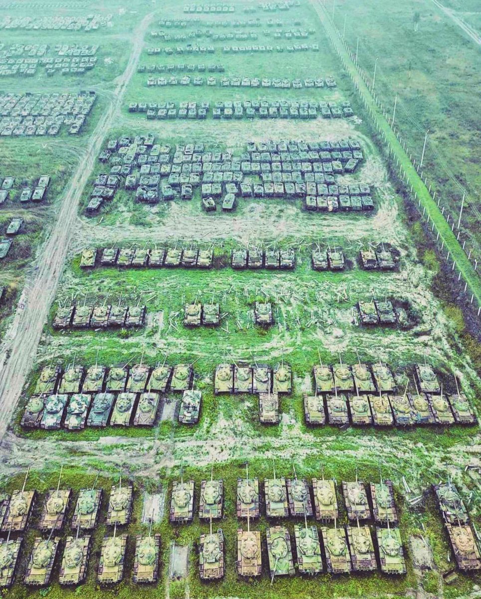 4/7 russia is running out of Soviet-era stockpiles and must keep recruiting men — worsening the labor shortage.

It’s burning through reserves and relying on help from china, Central Asia, iran, and north korea to circumvent sanctions and stay afloat