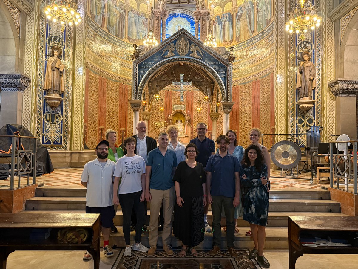 Palau de la Música Catalana (@palaumusicacat) on Twitter photo 🔴Avui hem presentat als mitjans el concert 'The veil of the temple', de John Tavener
Una coproducció del Palau i el <a href="/grecfestivalbcn/">Grec Festival Bcn</a>, que tindrà lloc demà al Santuari de la Mare de Déu del Carme amb 150 veus de l'@orfeo_catala, @cordenoies, Cor Jove, <a href="/CorAlbada/">Cor Albada</a> i Roig Korai 🔴Avui hem presentat als mitjans el concert 'The veil of the temple', de John Tavener
Una coproducció del Palau i el <a href="/grecfestivalbcn/">Grec Festival Bcn</a>, que tindrà lloc demà al Santuari de la Mare de Déu del Carme amb 150 veus de l'@orfeo_catala, @cordenoies, Cor Jove, <a href="/CorAlbada/">Cor Albada</a> i Roig Korai