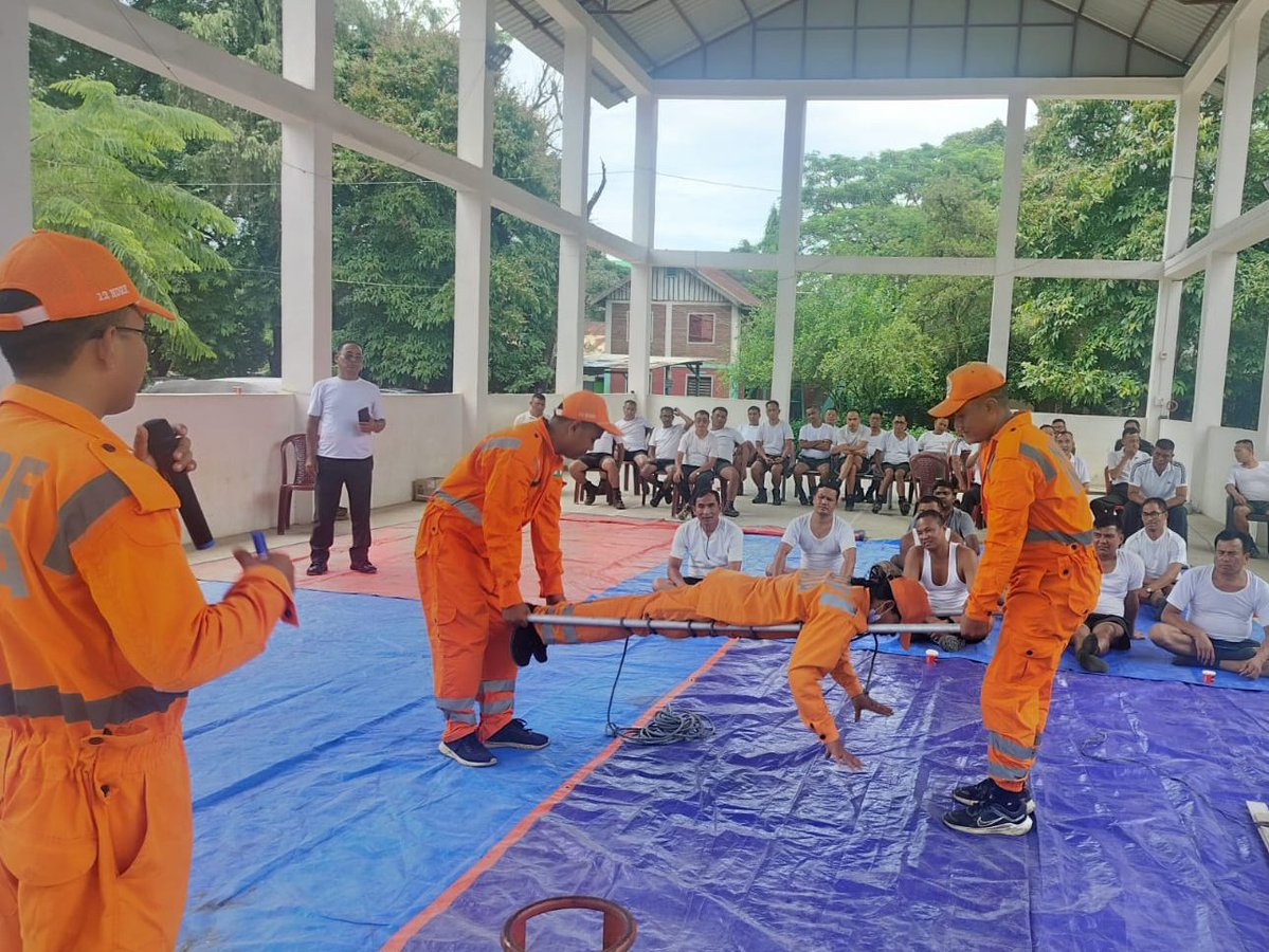 12bnndrf's tweet image. #DisasterPreparedness 
"Safety does not come with luck. It has to be prepared,"
#CapacityBuildingProgram at 2nd MR campus Imphal by @12bnndrf  Itanagar. 
@NDRFHQ 
@press85562