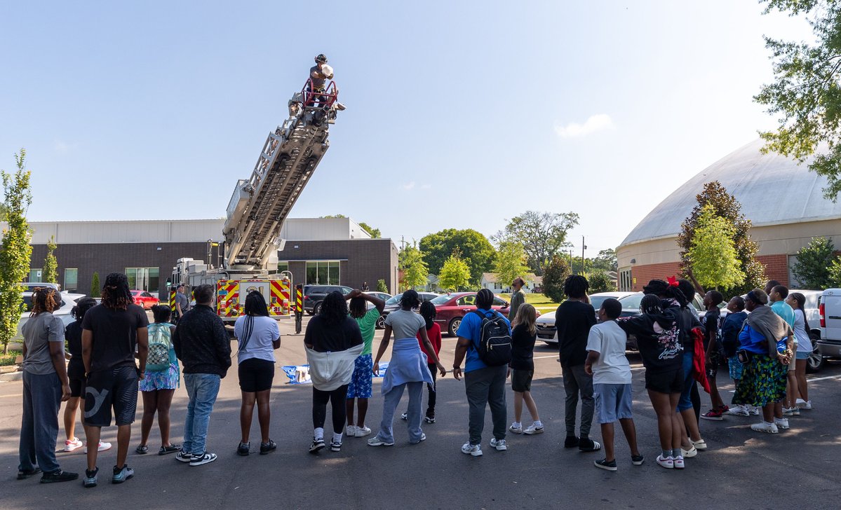 T_Town_Fire's tweet image. This week we had the chance to team up with the Swim to the Top Program for an egg drop challenge, giving students a chance to see if their designs could survive the drop from the top of our ladder truck. Fire safety, science, and a few cracked shells, just another day with TFR!