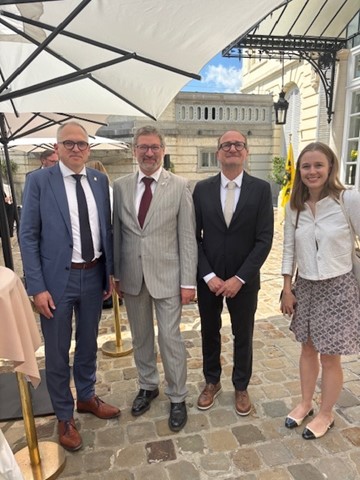 ScotGovBrussels's tweet image. It was a pleasure to attend a reception event to celebrate Flanders Day, hosted by Minister-President @MDiependaele. We look forward to our continued cooperation on the Flanders-Scotland Memorandum of Understanding.