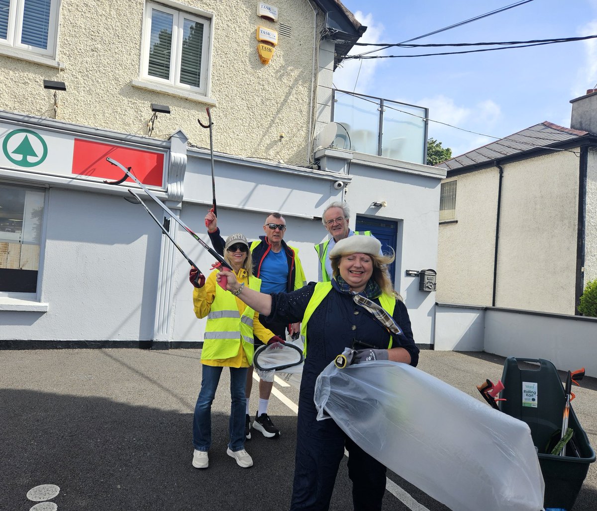NationalSpringClean (@nationalspringc) on Twitter photo A big effort from the @clontarftidytowns group to get #Clontarf looking beautiful for the half-marathon last weekend 💚
They made a great day out even better with their great work 👏
📸<a href="/donna_cooney1/">Councillor Donna Cooney</a>
#SDGsIreland #NationalSpringClean #SpringClean25 A big effort from the @clontarftidytowns group to get #Clontarf looking beautiful for the half-marathon last weekend 💚
They made a great day out even better with their great work 👏
📸<a href="/donna_cooney1/">Councillor Donna Cooney</a>
#SDGsIreland #NationalSpringClean #SpringClean25