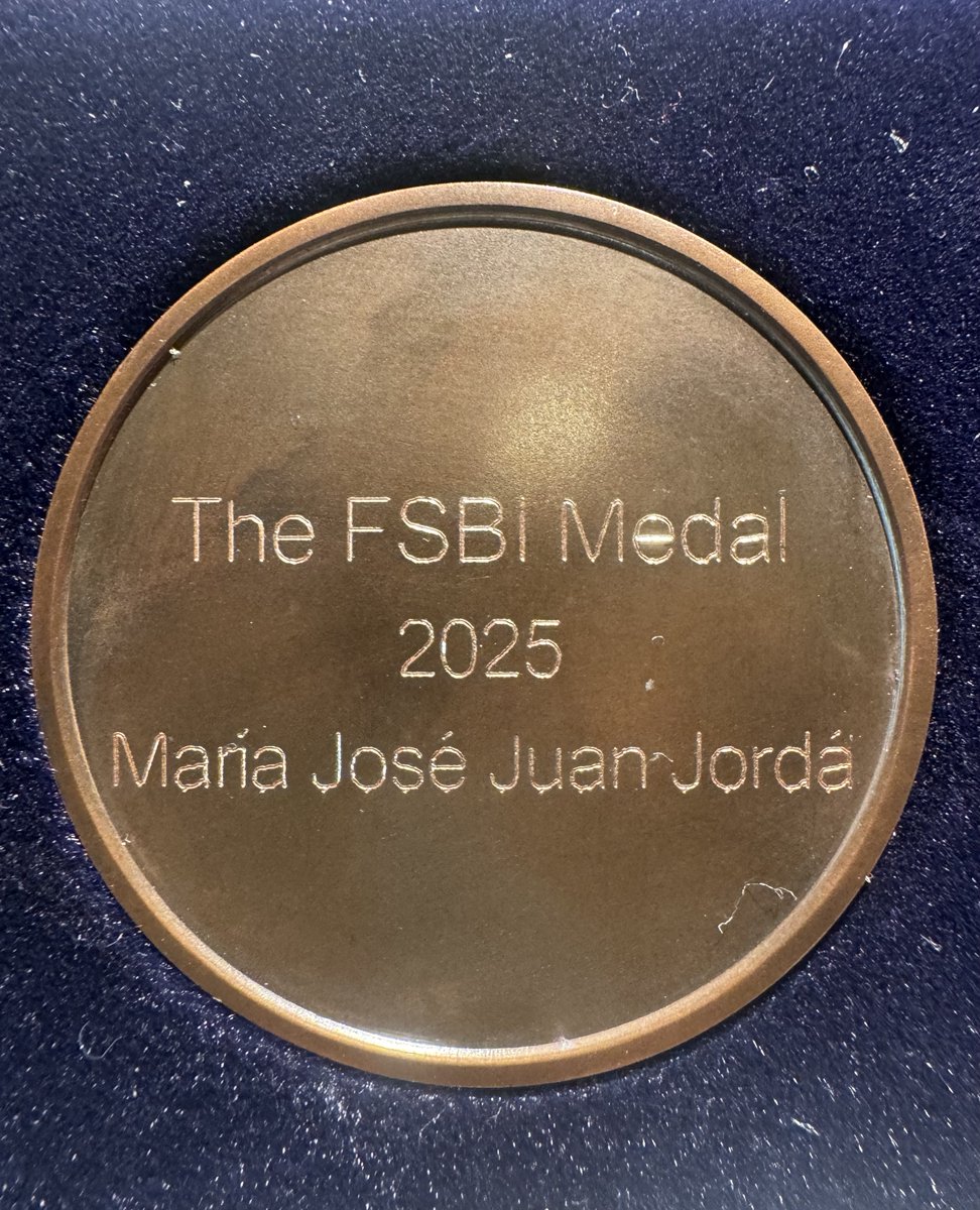 IEOoceanografia's tweet image. 🏅 Una investigadora del #IEO_CSIC es reconocida con la #FSBIMedal por sus contribuciones a la ciencia pesquera con un enfoque en la investigación innovadora.
#FSBI2025 #IFM2025
🔗 tinyurl.com/52sy724y
¡Enhorabuena!