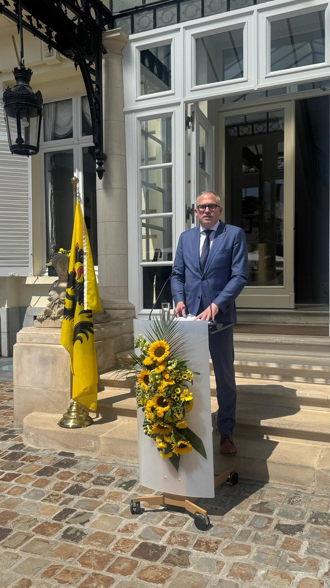 بدعوة من معالي  Matthias Diependaele رئيس حكومة إقليم الفلاندرز، شاركت سعادة السفيرة رؤى بنت عيسى الزدجالية في حفل الإستقبال بمناسبة الإحتفال بيوم الفلاندرز.