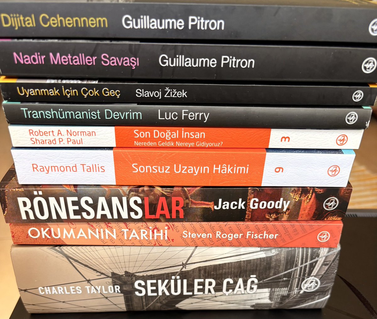 Dostlar nasıl seveceğini bilir… Armağanlar için çok teşekkür ederim!