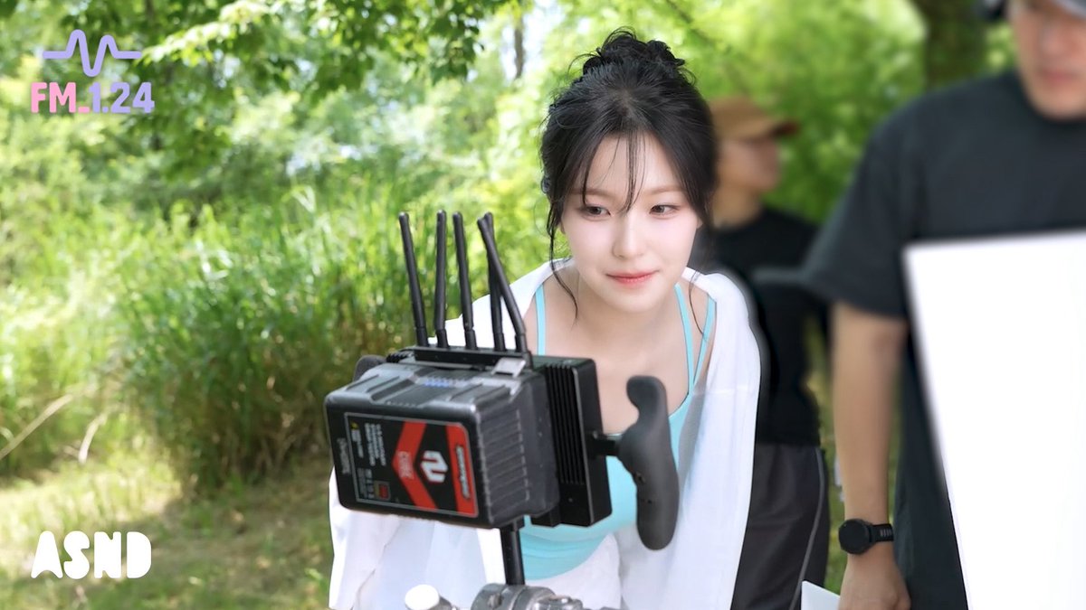 [📺] FM_1.24
[FM_1.24] 꿈은 이루어진다! 지헌이의 폴라포&amp;아이스가이 촬영 현장 비하인드

🖇 youtu.be/6o94IvPLxno

#fromis_9 #프로미스나인 
#백지헌 #지헌
#BAEKJIHEON
#FM_1_24