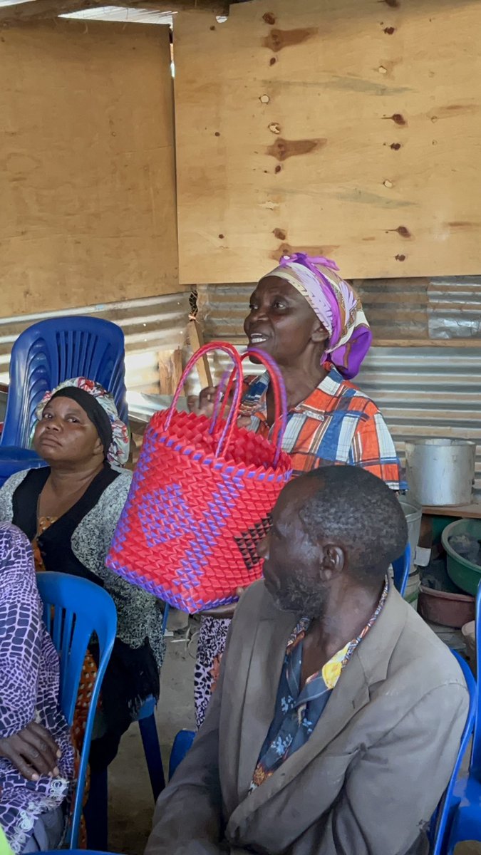Ubuchange (@changeubu) on Twitter photo Empowering refugee artisans! 🎨💼 We just wrapped up our Salespreneur & Refugee Makers Training in Kyaka II Refugee Settlement, equipping participants with practical skills in financial literacy, marketing & sales. Big thanks to our partners <a href="/AfricaAmahoro/">Amahoro Coalition</a> <a href="/HopeAwayFHomeUg/">Hope Away From Home</a> Empowering refugee artisans! 🎨💼 We just wrapped up our Salespreneur & Refugee Makers Training in Kyaka II Refugee Settlement, equipping participants with practical skills in financial literacy, marketing & sales. Big thanks to our partners <a href="/AfricaAmahoro/">Amahoro Coalition</a> <a href="/HopeAwayFHomeUg/">Hope Away From Home</a>
