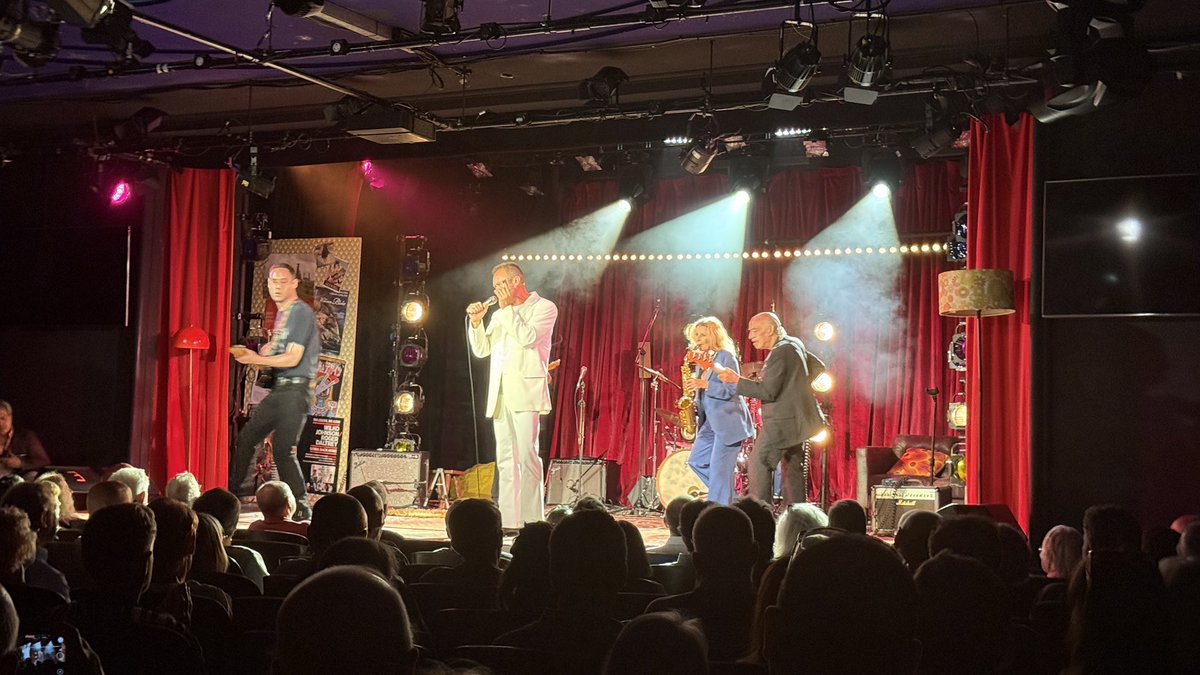 krishgm's tweet photo. WILKO: LOVE AND DEATH AND ROCK ‘N’ ROLL is the play about Wilko Johnson - the amazing Dr Feelgood songwriter, guitarist, actor. Saw it last week and it’s very much a Feelgood night. After each show a couple of guests (Wilko fans or people who played with him before) join the band for a couple of songs and on Thursday 17th it’s my turn! If you want to come here’s the link https://t.co/HmNIKPwxsx