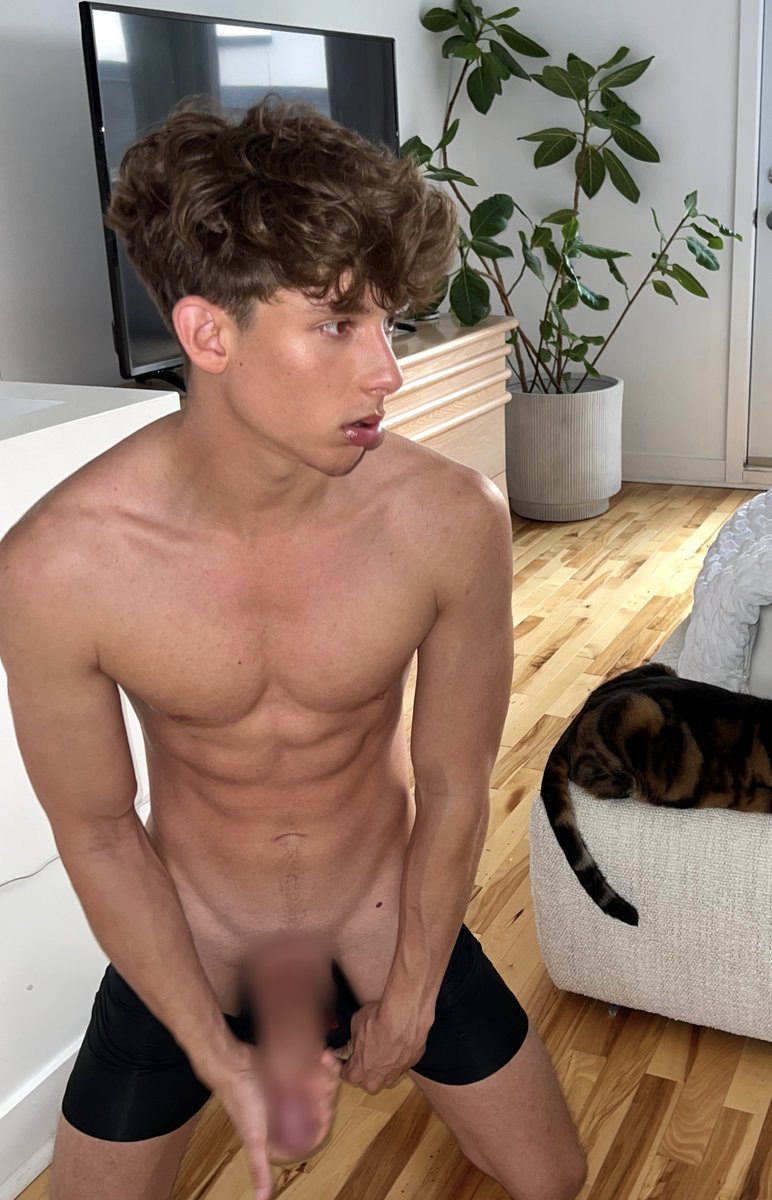 RT if you'd let me use you like my post-workout toy ;)

My full scene  🎬 💦🔞
onlyfans.com/hung.archer/c12