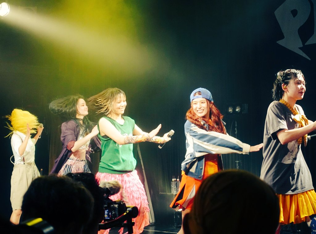 yokosuka22's tweet image. 浴衣に着替えつつ、最早そんなテンションでもないしな…とか思いつつ、メンバーに対面したらそれはそれとして楽しんでしまいました。いいチェキやん。夏ってやっぱり最高だし、PIGGSやっぱり大好きです！！！！！！！！！！！！！！！！！！！！！！！！
　
#PIGGS渋谷 #PIGGS浴衣 #BBS5 #BOOBOOSTAR