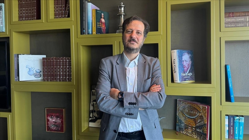 🎼 Mehmet Ali Sanlıkol, kendi tasarımı "Rönesans 17" enstrümanıyla yeni albümüne imza attı v.aa.com.tr/3627893