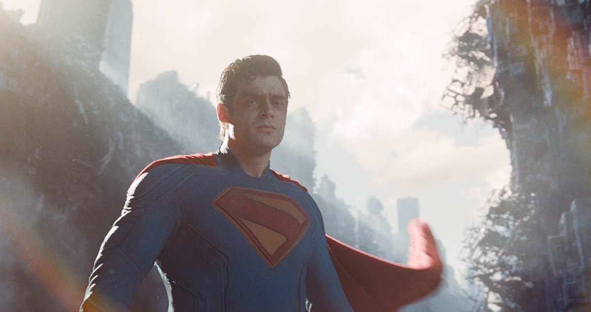 Sutton12Simon's tweet image. #Superman might just be the most comic book movie ever made the flying scene’s especially in @IMAX are fantastic. It’s a little messy to start with but the second half really pulls you in. David Corenswet is a perfect choice for #Superman and Nicholas Hoult is fantastic as lex