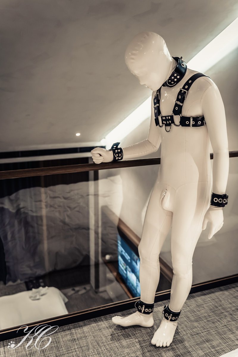 純白，不代表無害
不為別的
只為了讓你忍不住😈

#LatexModeOn