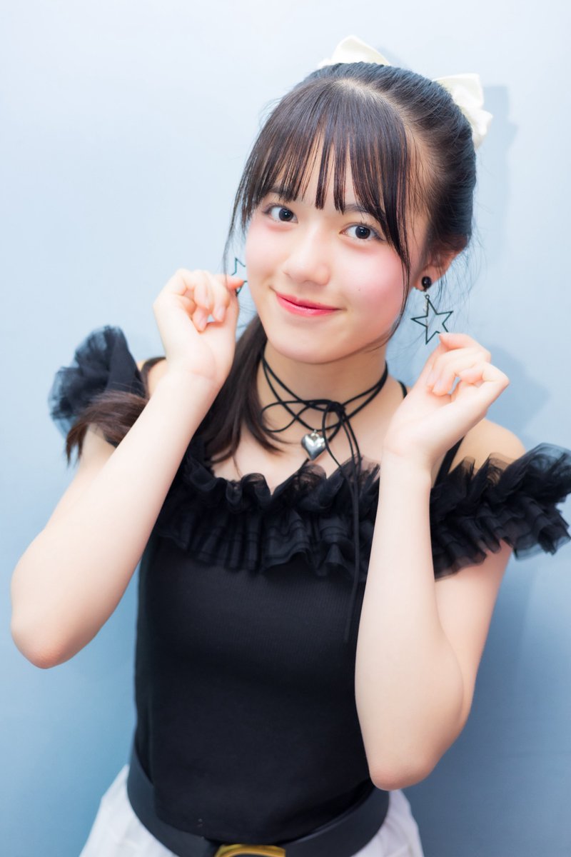 クールで大人っぽい服装がよく似合っていた #みく ちゃんでした😌　ファッションショーで使っていた小道具のバレーボールを持ちたがってたけど、この格好だと違和感あるかなー笑
#SugarMine
#topmodelschool東京
#東京モデル撮影会
2025.6.22 東京アイドルパレードvol.7