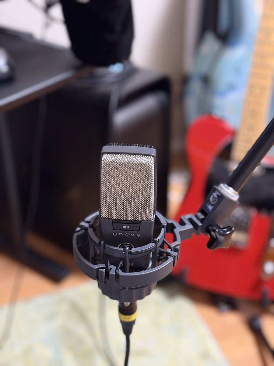 AKGのマイク買った！録ってみるのが楽しみ
宅録できます、お仕事待ってます…❗️