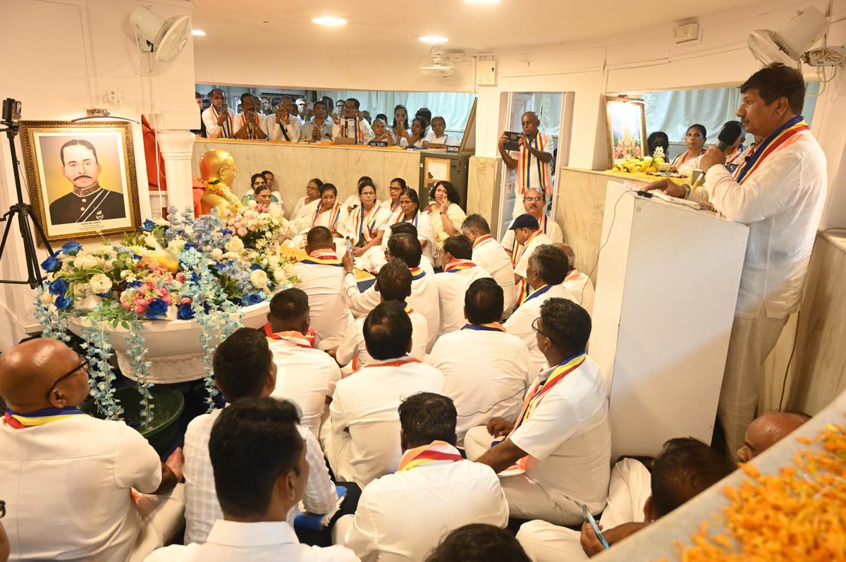 चैत्यभूमीवर धम्माची गूंज; वर्षावास धम्म प्रवचन मालिका २०२५ चा दुसरा टप्पा उत्साहात पार  

मुंबई - आषाढ पौर्णिमेच्या पावन निमित्ताने भारतीय बौद्ध महासभेच्या वतीने आयोजित वर्षावास धम्म प्रवचन मालिका २०२५ चा दुसरा टप्पा चैत्यभूमी, दादर येथे अत्यंत उत्साही वातावरणात पार पडला. या