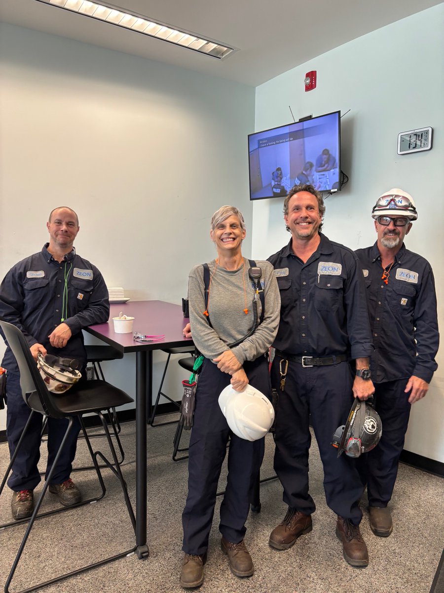 ZeonChemicals's tweet photo. A good time was had by all at our 2nd Zeon Chemicals Ice Cream Social, AND we raised funds for the Old Louisville Food Pantry &amp; Senior Center!
https://t.co/EBE70TVMuX 

#rubber #charity https://t.co/OcJT99lFhl