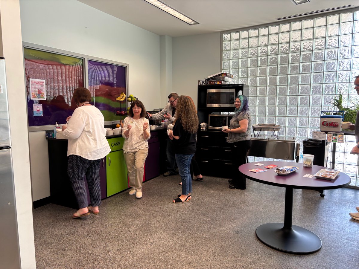 ZeonChemicals's tweet photo. A good time was had by all at our 2nd Zeon Chemicals Ice Cream Social, AND we raised funds for the Old Louisville Food Pantry &amp; Senior Center!
https://t.co/EBE70TVMuX 

#rubber #charity https://t.co/OcJT99lFhl