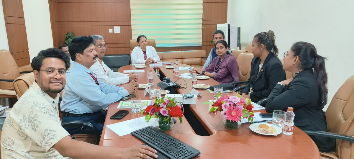 AIIA_NDelhi's tweet image. AIIA hosted Ms. Marquita Detenamo, Secretary, Public Health and Ms. Pooja R, Management, Consultant to the Minister from Nauru, accompanied by Mr. Abhishek Bahuguna from the Ministry of External Affairs (MEA), Oceania Division, Govt. of India. 1/3