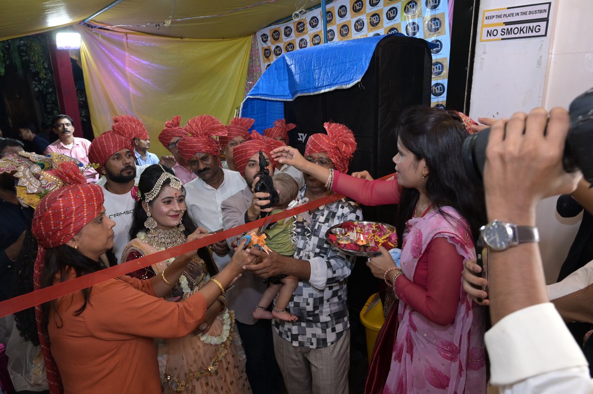 naadbramha_idli's tweet image. The real taste of Idli-Sambar, now in your Gopalbag, Jabalpur! 😋😋
📍 Near Hitkarini School, Damohnaka–Chhota Fuhara Road, Gopalbag, Jabalpur
.
.
#naadbramhaidli #naadbramhaidli_madhyapradesh #newoutlet #ijabalpurcity #jabalpurdiaries #jabalpur