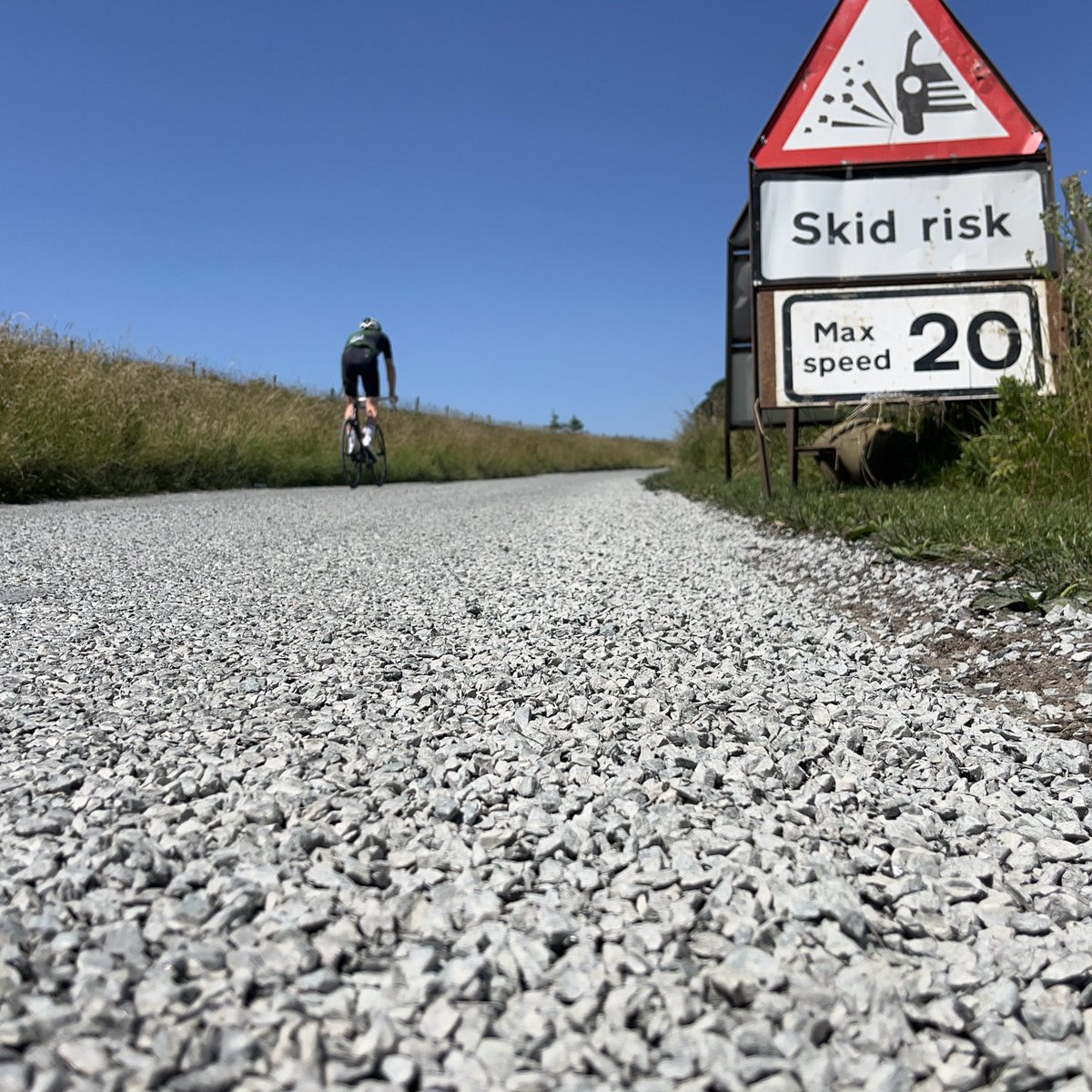 Simon Warren tweet media