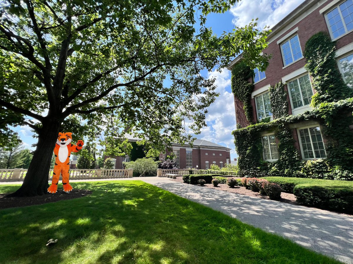 UofR's tweet image. No mountain lion sightings here but we did spot a suspicious tiger...
@RITTigers #ROC