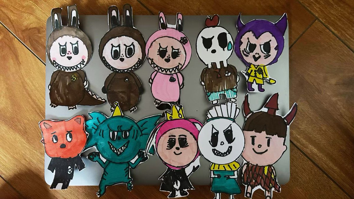 我闺女画的 labubu 全家福，非让我记住他们都叫什么，这些名字都谁想的，毫无规律啊。