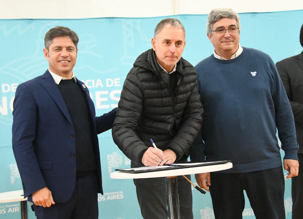 El gobernador <a href="/Kicillofok/">Axel Kicillof</a> y el ministro <a href="/JavoRodriguezL/">Javier Rodríguez</a> firmaron un convenio para multiplicar una semilla forrajera creada en la Chacra Experimental Chascomús. La nueva variedad será producida y comercializada por la Cooperativa Ganadera Limitada de Acevedo.