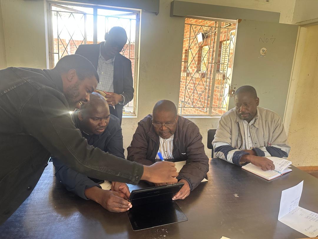 "CD, Directorate of Veterinary  Services Dr. Pious Makaya is on the ground in Gutu district, leading a team to come up with control strategies suitable for specific Foot &amp; Mouth Disease outbreaks.  #FMD #AnimalHealth #DiseaseControl"
Food security everywhere everyday!!