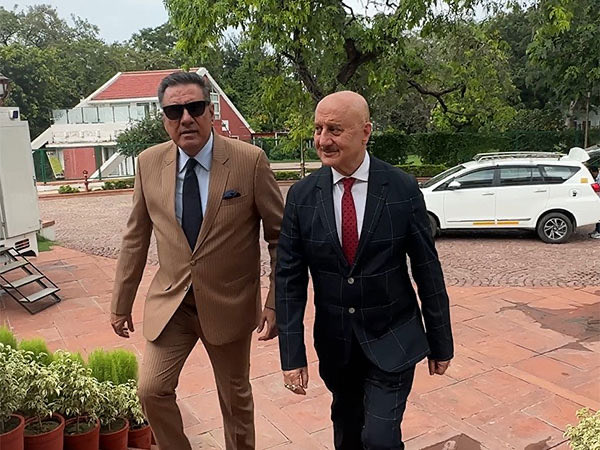 Neeraj Gupta (@neerajguptalive) on Twitter photo Anupam Kher, Boman Irani arrive at Rashtrapati Bhavan to attend special screening of 'Tanvi The Great' with President Murmu
aninews.in/news/entertain… <a href="/AnupamPKher/">Anupam Kher</a> Anupam Kher, Boman Irani arrive at Rashtrapati Bhavan to attend special screening of 'Tanvi The Great' with President Murmu
aninews.in/news/entertain… <a href="/AnupamPKher/">Anupam Kher</a>