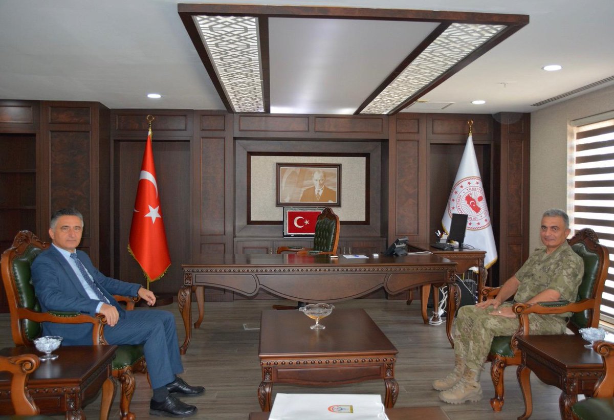 T.C. Kepez Kaymakamlığı (@kepez_kaymakam) on Twitter photo Antalya Garnizon Komutanı Piyade Albay Sn. Hüseyin Yılmaz, Kaymakamımız Sn. <a href="/suat_dervisoglu/">Suat Dervişoğlu</a>'nu makamında ziyaret etti.Nazik ziyaretleri için Piyade Albay Sn. Hüseyin Yılmaz’a teşekkür ediyoruz.
<a href="/AntalyaValilik/">T.C. Antalya Valiliği</a> Antalya Garnizon Komutanı Piyade Albay Sn. Hüseyin Yılmaz, Kaymakamımız Sn. <a href="/suat_dervisoglu/">Suat Dervişoğlu</a>'nu makamında ziyaret etti.Nazik ziyaretleri için Piyade Albay Sn. Hüseyin Yılmaz’a teşekkür ediyoruz.
<a href="/AntalyaValilik/">T.C. Antalya Valiliği</a>