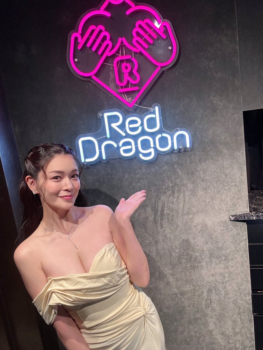 メアリーちゃん本日レッドドラゴンにてイベント開催中です！🥂✨

<a href="/mary_tachibana/">橘 メアリー💎MARY</a> 
<a href="/mary_memefam/">橘メアリー🦖めめたん</a> 
<a href="/roppongidragon/">六本木 Red Dragon</a>