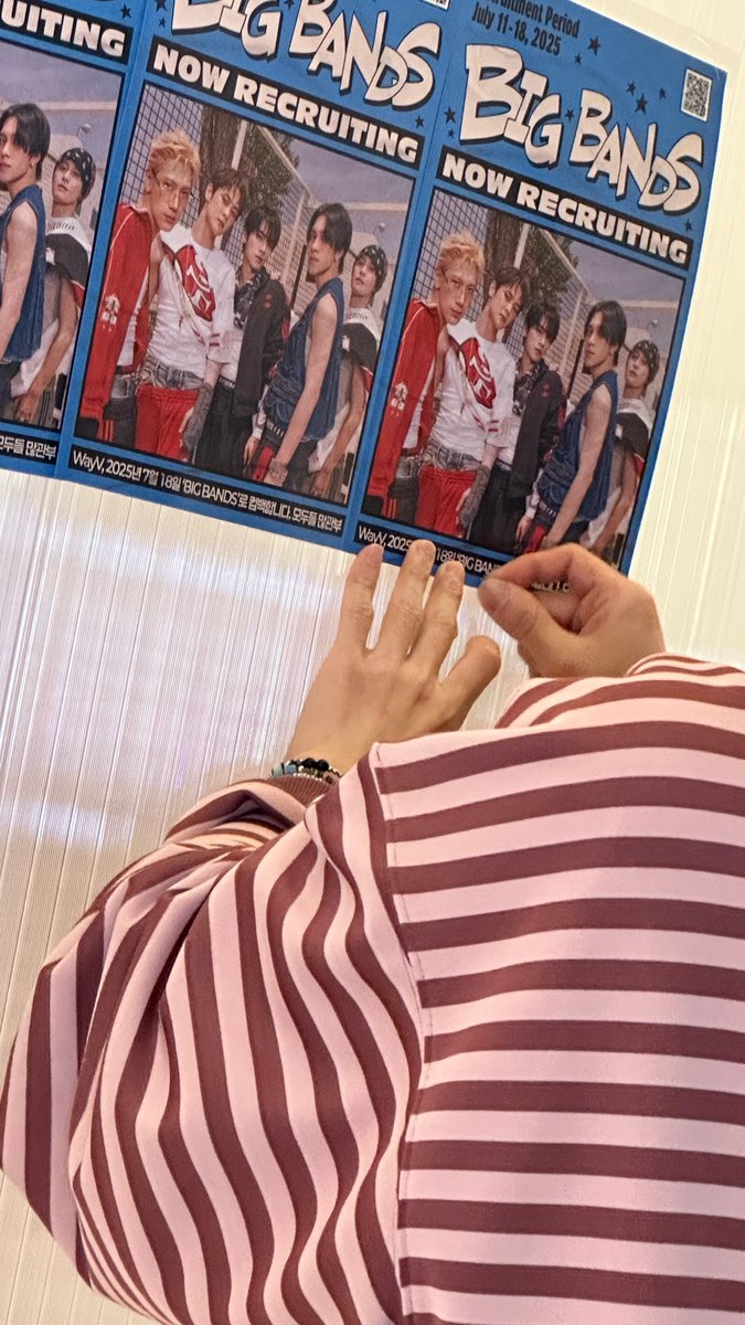 WayV_official's tweet photo. ❓💚

#apply_now_BIGBANDS 
#WayV #威神V #BIGBANDS 
#WayV_BIGBANDS https://t.co/BEOyNpoWUt