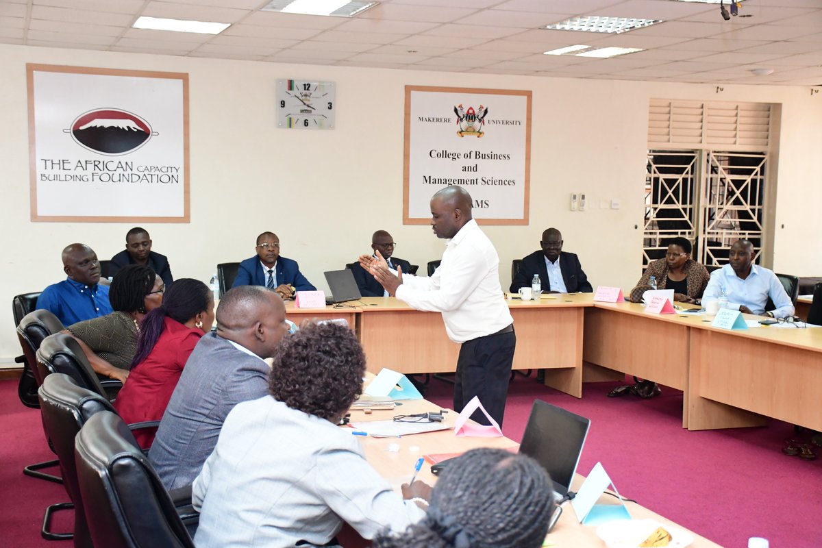 MakCoBAMS's tweet image. During his presentation, Mr. Ronald Bbosa (@hrmauofficial) noted that thought leadership is evolving from professors to influencers and tech visionaries. He urged @Makerere managers to maintain their image by bridging knowledge with real-world impact.@MakCoCIS @CovabMakerere