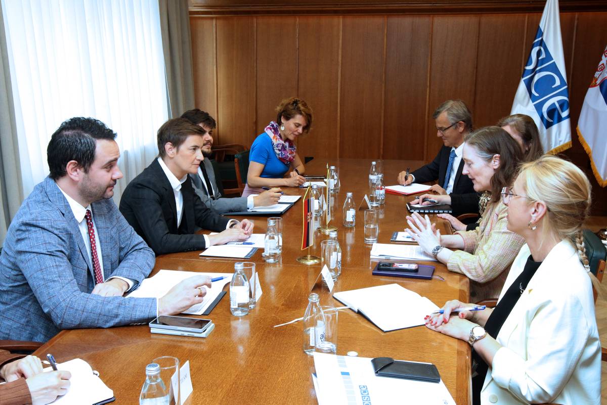 OSCE_Serbia's tweet image. Acting Head @OSCE_Serbia Carolina Hidea welcomed director of @osceorg CPC Catherine Fearon to the Mission & 🇷🇸. During the visit she met w our partners from 🇷🇸 institutions and CSOs emphasizing that co-operation & addressing global security challenges remain key #OSCE priorities.